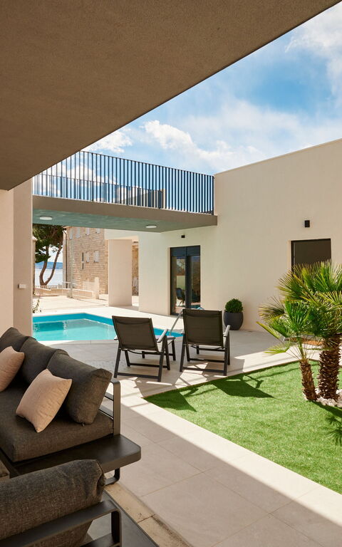 Villa Stella: Draussen, Schwimmbad