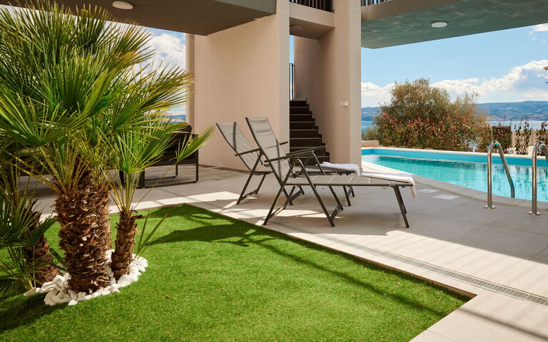 Villa Stella: Ansichten, Draussen, Schwimmbad