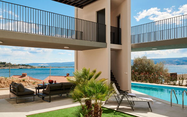 Villa Stella: Ansichten, Balkon / Terrasse / Patio, Draussen, Schwimmbad