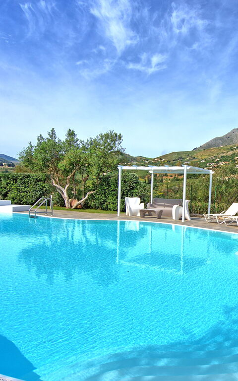 Villa Demetra: Außen, Draussen, Schwimmbad