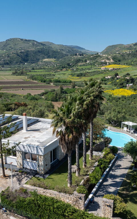Villa Demetra: Ansichten, Schwimmbad