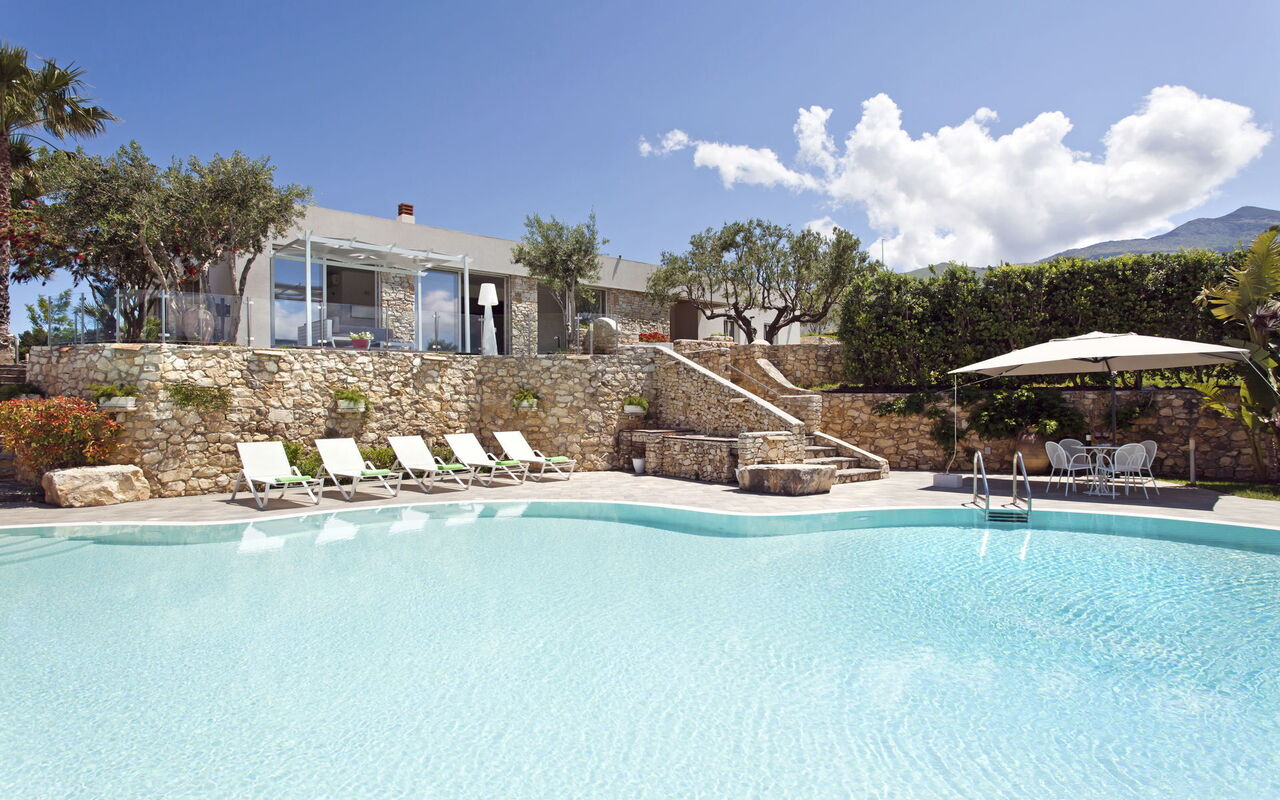 Villa Demetra: Außen, Draussen, Schwimmbad