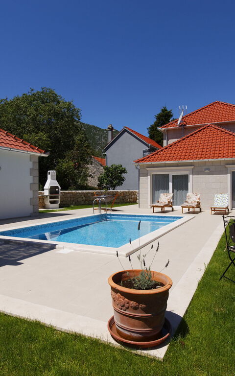 Villa Zupa: Balkon / Terrasse / Patio, Draussen, Garten, Schwimmbad