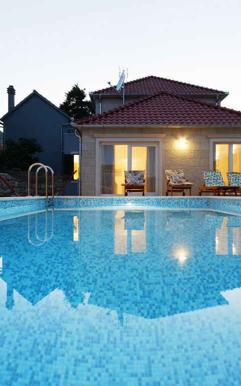 Villa Zupa: Außen, Schwimmbad