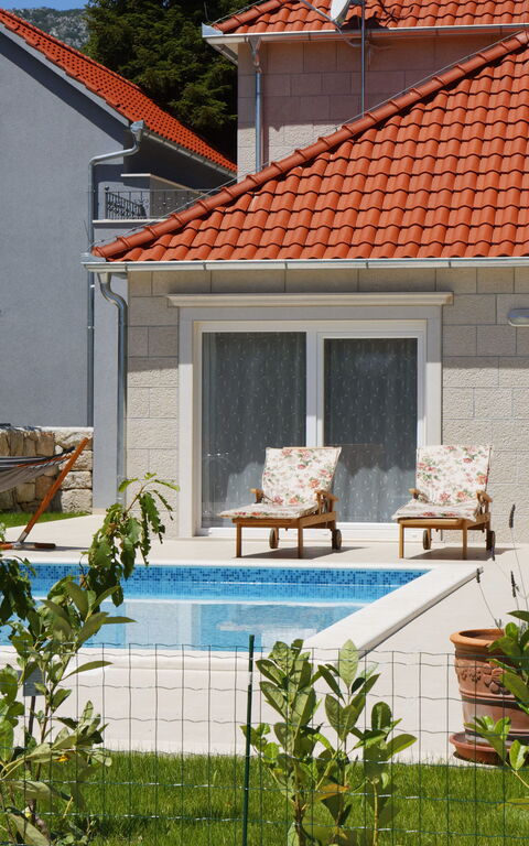 Villa Zupa: Außen, Garten, Schwimmbad