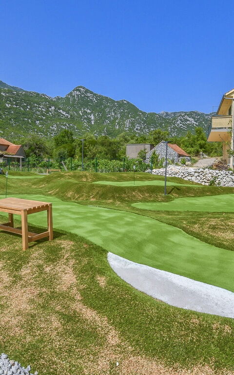 Villa Roglic: Aktivitäten, Ansichten, Außen, Garten