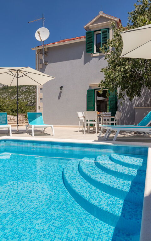 Villa Roglic: Draussen, Schwimmbad