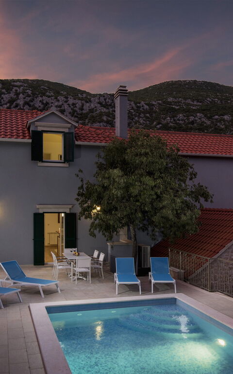 Villa Roglic: Ansichten, Draussen