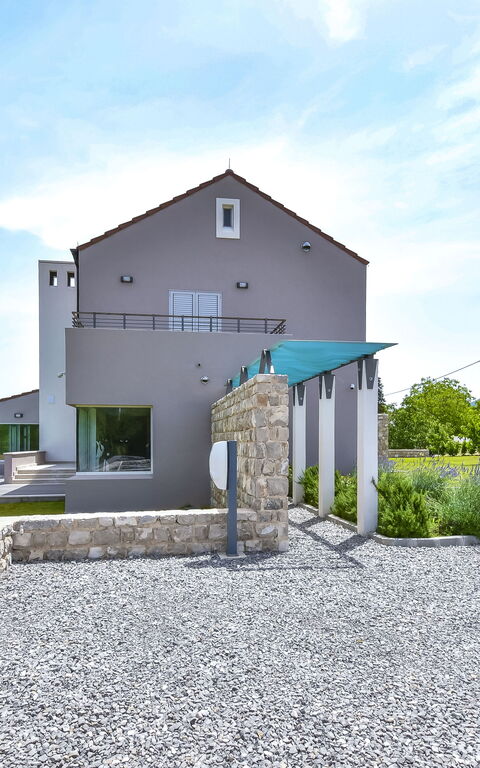 Villa Jure: Außen, Balkon / Terrasse / Patio, Garten