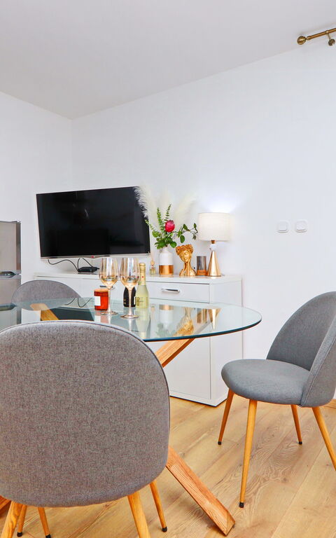 Villa Emerald: Balkon / Terrasse / Patio, Esszimmer, Küche