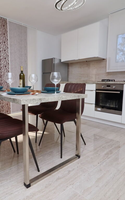 Villa Emerald: Balkon / Terrasse / Patio, Esszimmer, Küche