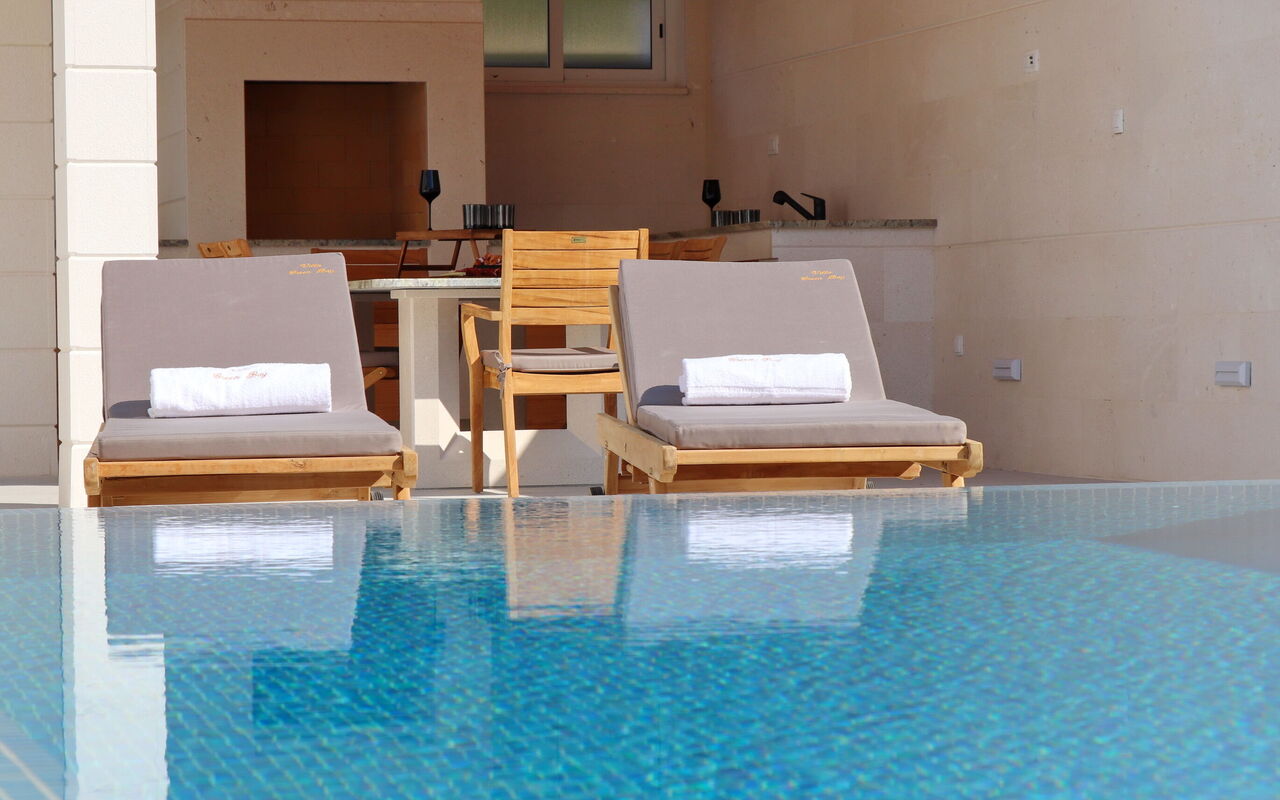 Villa Emerald: Schwimmbad