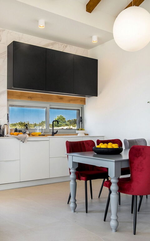 Villa Kelena: Esszimmer, Küche