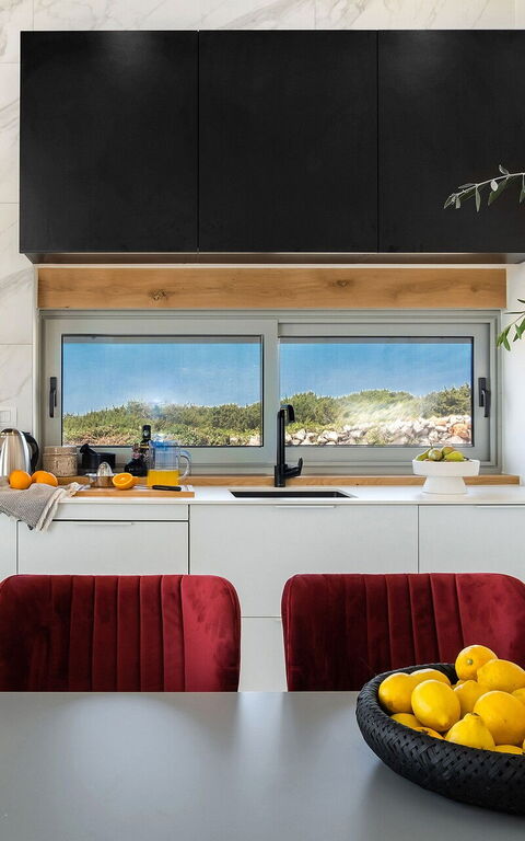 Villa Kelena: Esszimmer, Küche