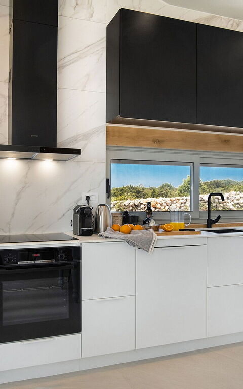 Villa Kelena: Küche