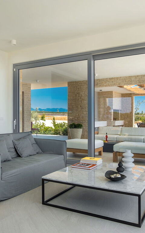 Villa Elektra: Balkon / Terrasse / Patio, Wohnzimmer