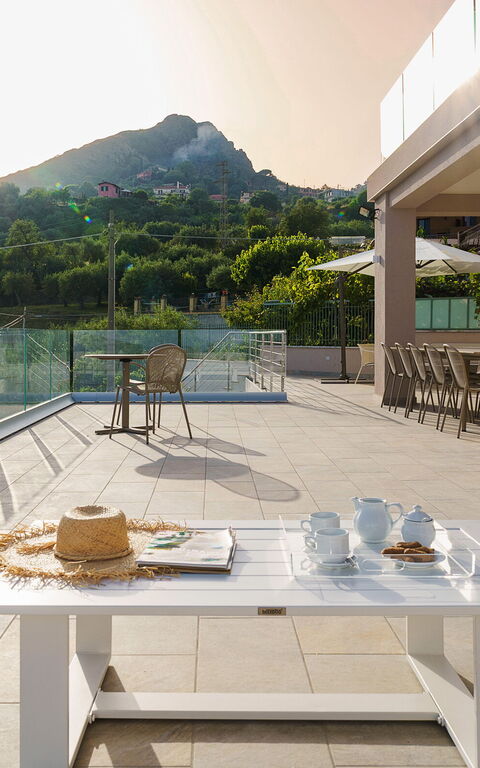 Grand Tour Villa: Außen, Draussen