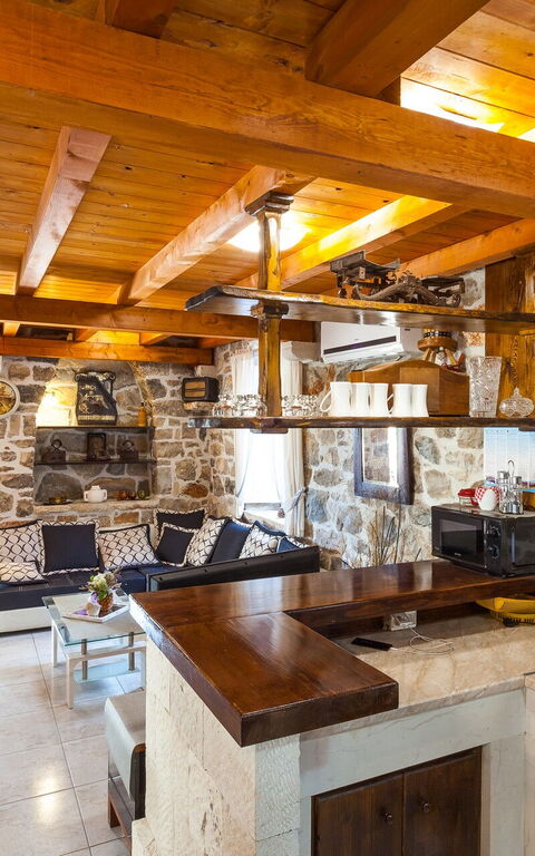 Villa Azurit: Küche, Wohnzimmer