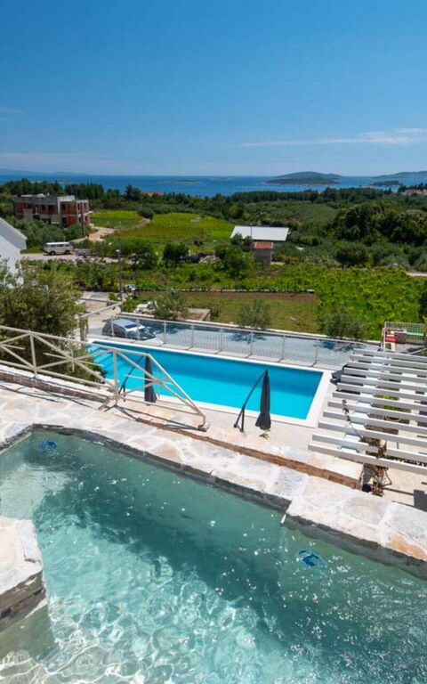 Villa Azurit: Außen, Schwimmbad