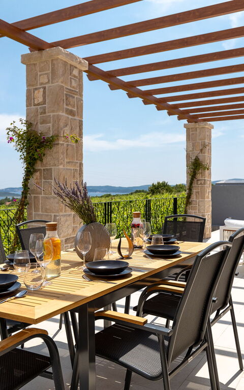 Villa Spectrum: Ansichten, Balkon / Terrasse / Patio, Draussen