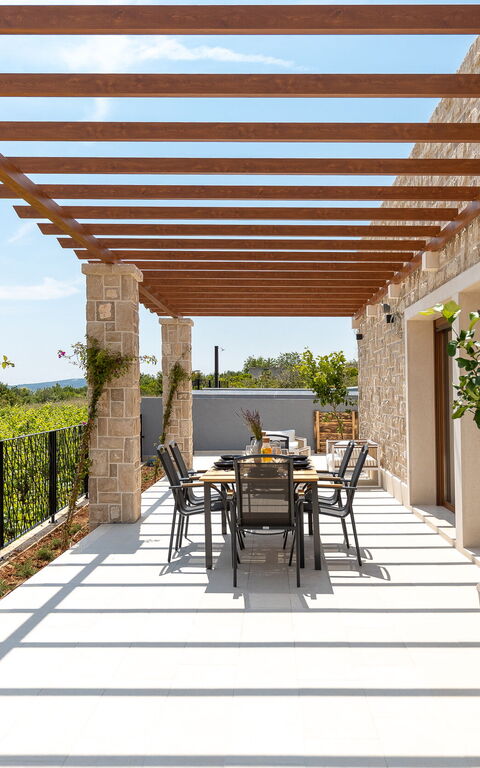 Villa Spectrum: Ansichten, Draussen