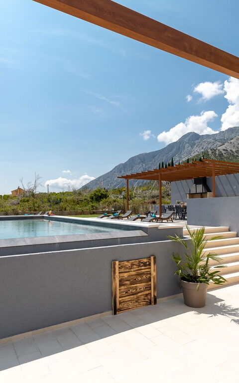 Villa Spectrum: Außen, Schwimmbad