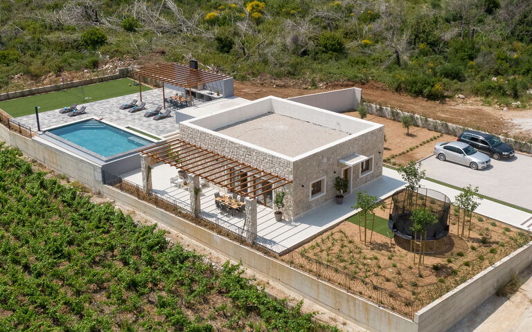 Villa Spectrum: Ansichten, Außen