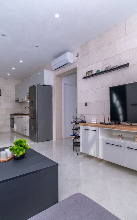 Villa Diana: Küche, Wohnzimmer