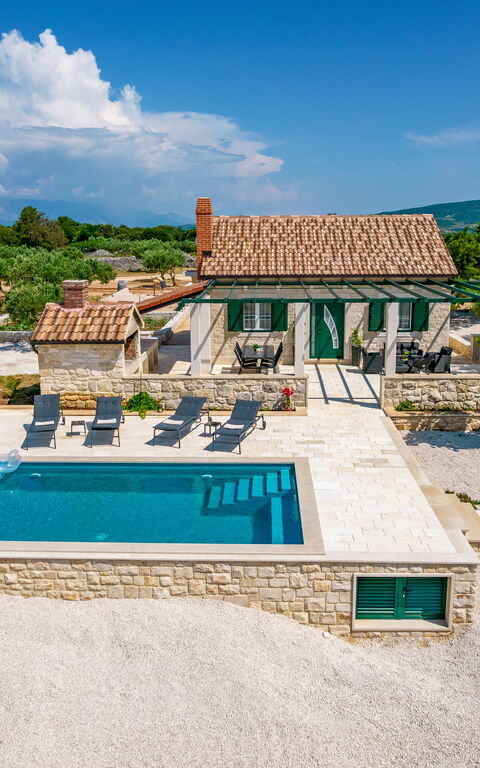 Villa Diana: Balkon / Terrasse / Patio, Schwimmbad