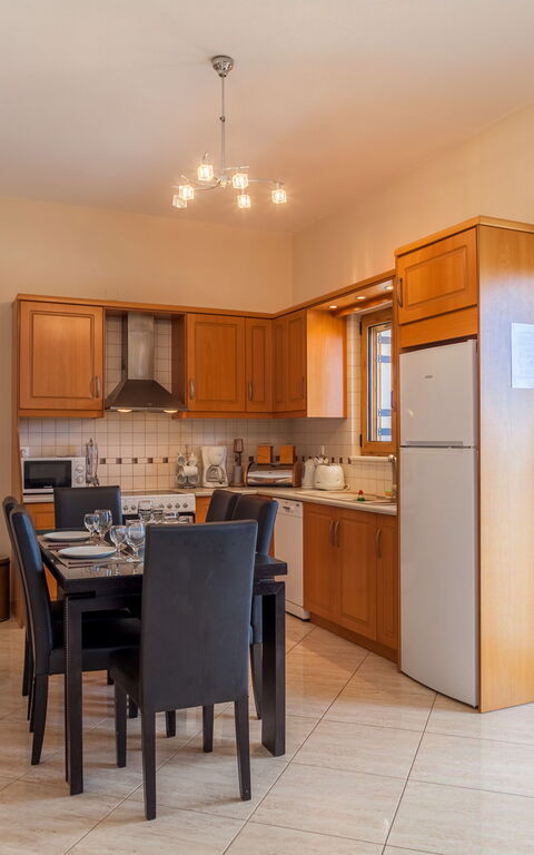 Villa Giorgos: Esszimmer, Küche