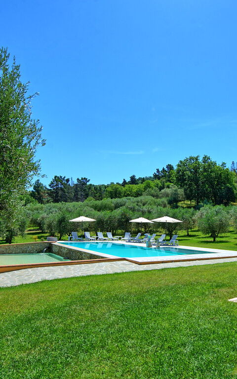 Villa Acquaviva: Draussen, Garten, Schwimmbad, Sommer