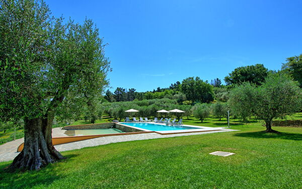 Villa Acquaviva: Draussen, Garten, Schwimmbad, Sommer