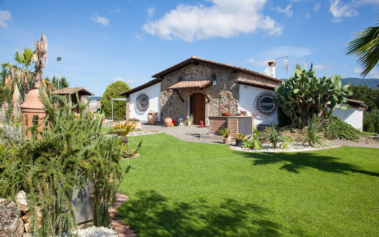 Villa Antici: Außen, Draussen, Garten, Haupteingang