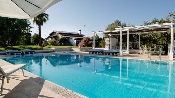 Villa Antici: Außen, Draussen, Schwimmbad