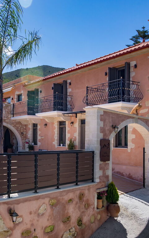 Villa Kois: Außen, Draussen, Haupteingang