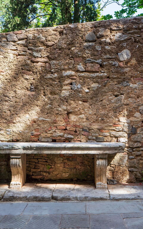 Torre Di Serre: Draussen, Einrichtungen