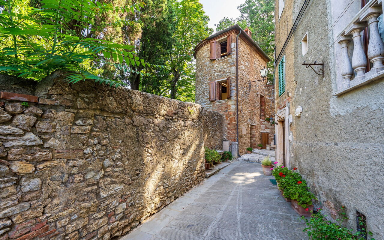 Torre di Serre: Außen, Draussen