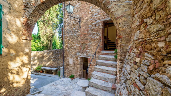 Torre di Serre: Außen, Draussen