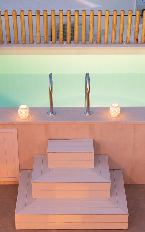 Villa Mirage: Außen, Draussen, Schwimmbad