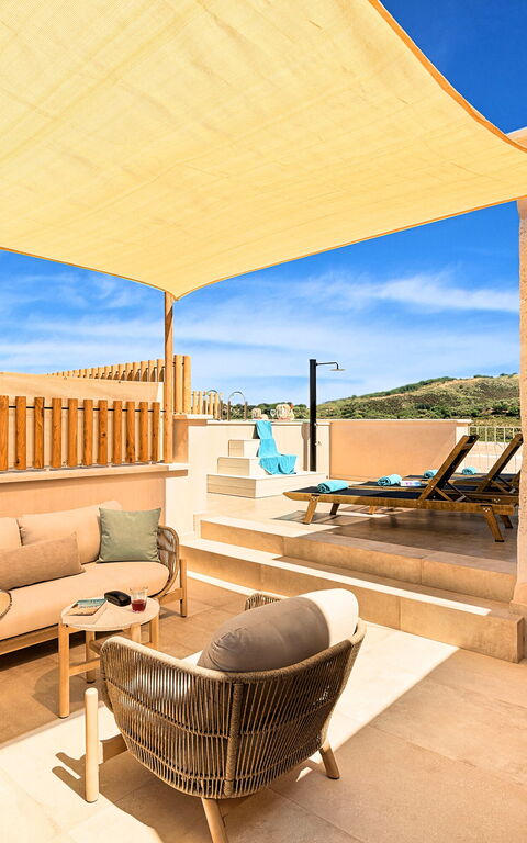 Villa Mirage: Außen, Draussen