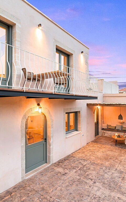 Villa Mirage: Außen, Draussen