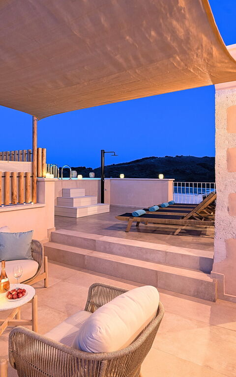 Villa Mirage: Außen, Draussen