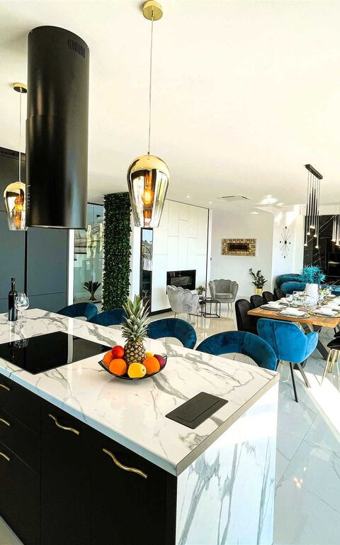 Villa Nikta: Esszimmer, Küche