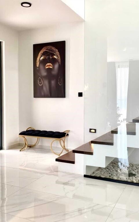 Villa Nikta: Haupteingang, Zimmerdetails