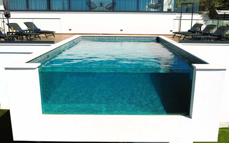 Villa Nikta: Schwimmbad