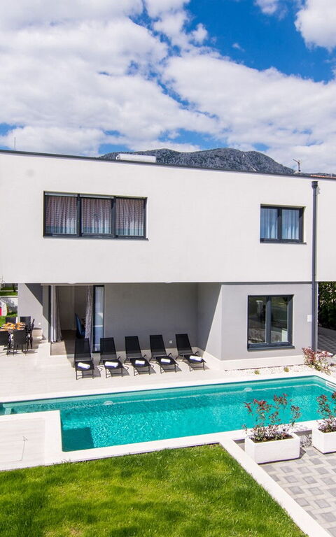 Villa Orvas 190: Außen, Balkon / Terrasse / Patio, Draussen, Garten, Schwimmbad