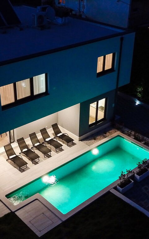 Villa Orvas 190: Außen