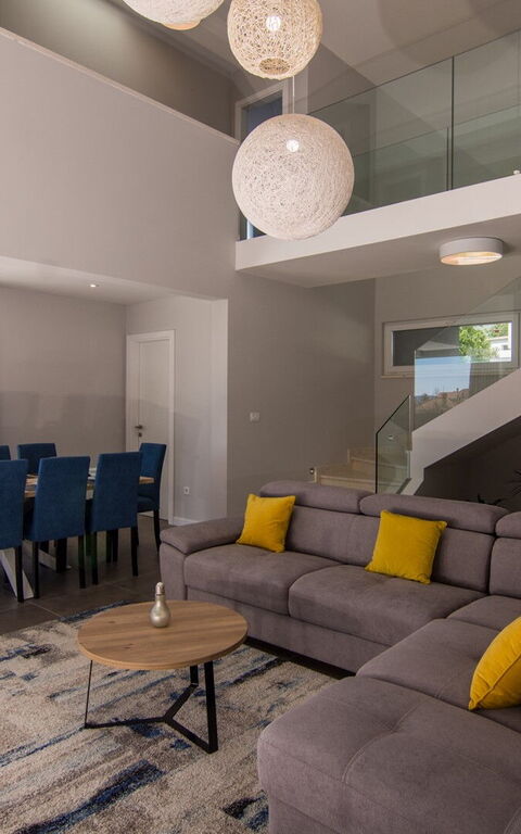 Villa Orvas 190: Esszimmer, Haupteingang, Wohnzimmer