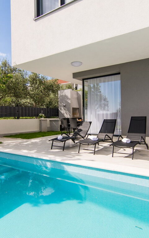 Villa Orvas 190: Außen, Balkon / Terrasse / Patio, Draussen, Schwimmbad