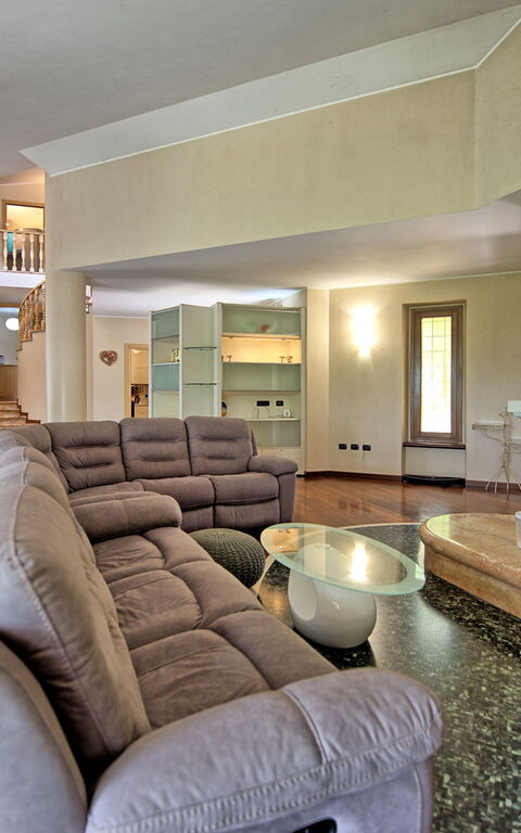 Villa Paradiso: Esszimmer, Wohnzimmer